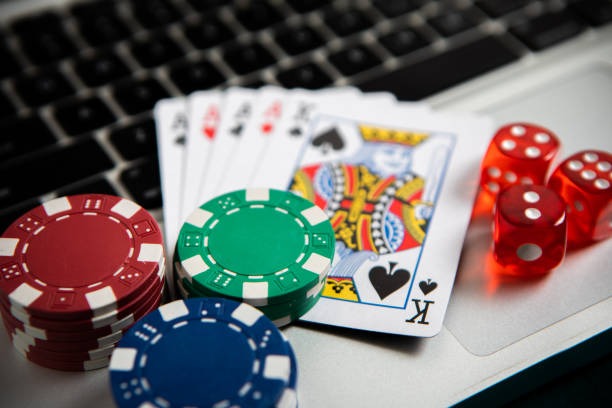funbet77 slot app showing badminton bet slip and live roulette table tab in background